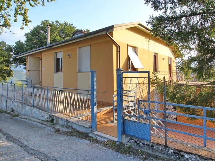 Appartamento con 5 locali in vendita in Via delle Prata, Roccaranieri, Longone Sabino