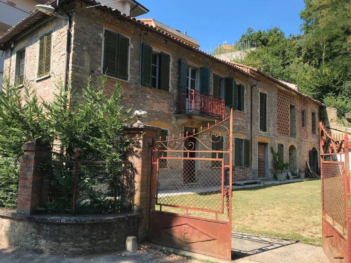 Casa con 6 locali in vendita in Via Poma, Cassinasco