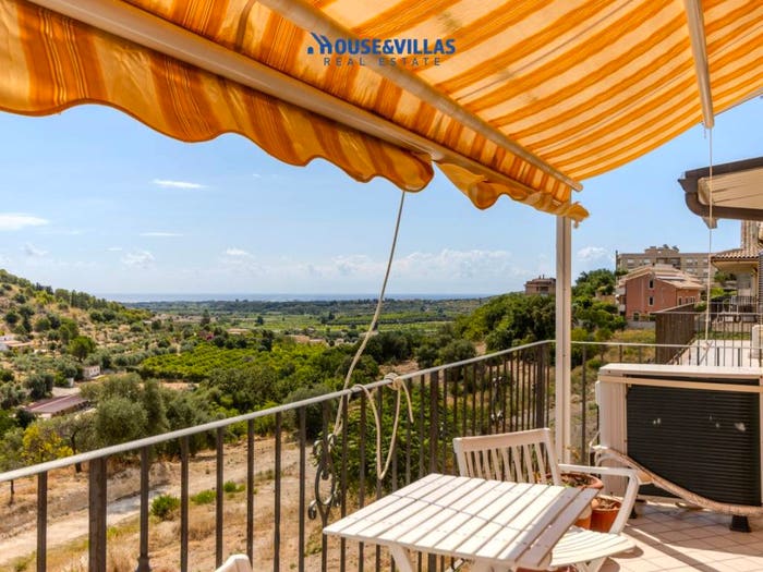 Appartamento con 6 locali in vendita in Via Gian Domenico Romagnosi, Centro, Noto