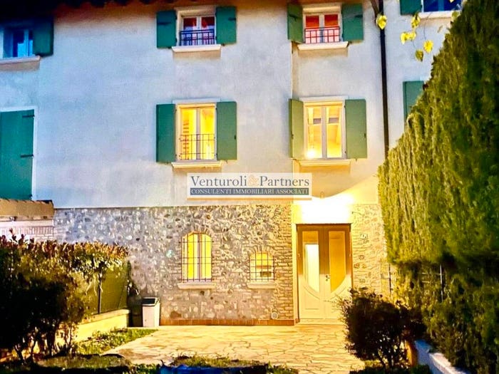 Casa trilocale in vendita in Via Pio La Torre, Broglie, Peschiera del Garda