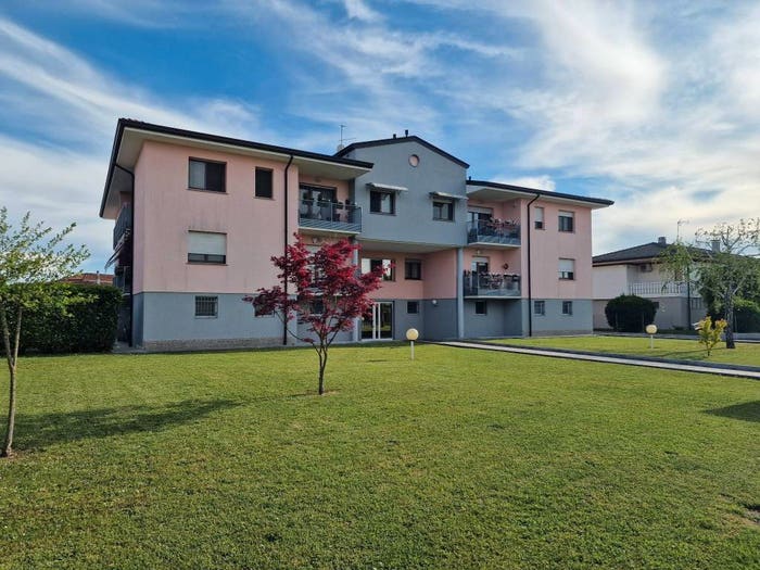 Appartamento con 6 locali in vendita in Via Trieste, Centro, Latisana