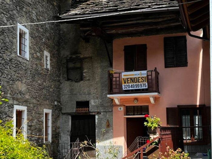 Casa con 5 locali in vendita in Vicolo Cour De l'Hote, Centro, Exilles