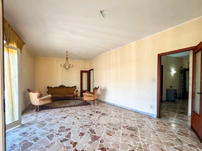 Appartamento con 6 locali in vendita in via Finocchiari, Centro, Aci Catena