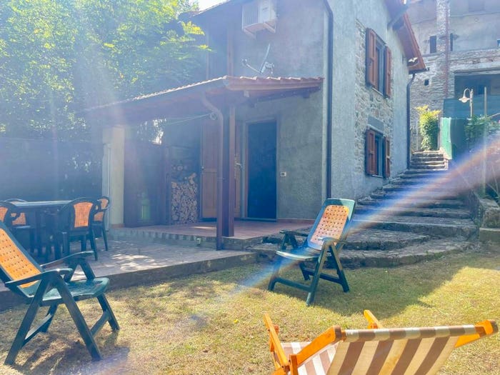 Casa con 6 locali in vendita in Località La Chiesa, Pascoso, Pescaglia