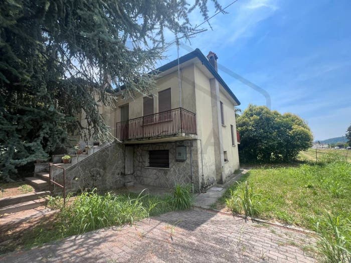 Casa trilocale in vendita in Via Fratelli Cervi, Centro, Montegrotto Terme