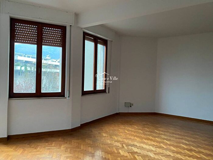 Appartamento con 6 locali in vendita in Via Ferdinando Tacca, Zarini Valentini, Prato
