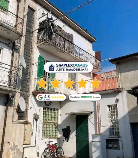 Appartamento con 6 locali in vendita in Piazza Calcagnini, Centro, Fusignano