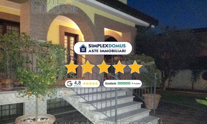 Appartamento con 6 locali in vendita in Via Santa Cristina Gela, Finocchio, Roma