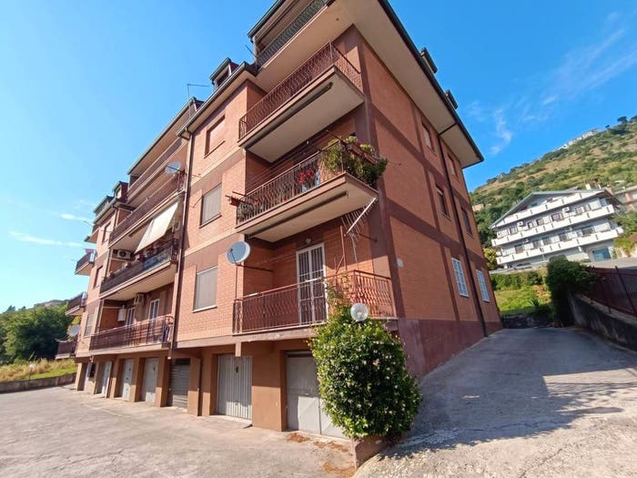 Appartamento trilocale in vendita in Via Guglielmo Marconi, Centro, Arce