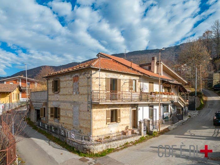 Casa quadrilocale in vendita in Via Castagneta, Sant'elpidio, Pescorocchiano