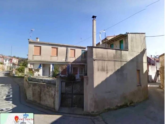 Casa con 6 locali in vendita in Via D Elena Salis, Centro, Ales