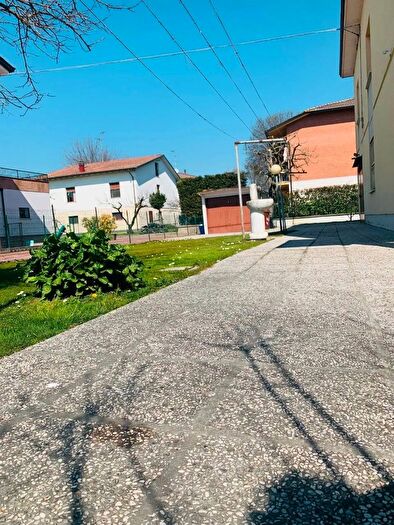 Casa con 12 locali in vendita in Nonantola