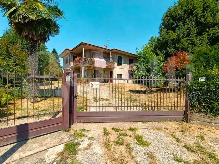 Casa con 6 locali in vendita in vicolo Vignolo, Besnate