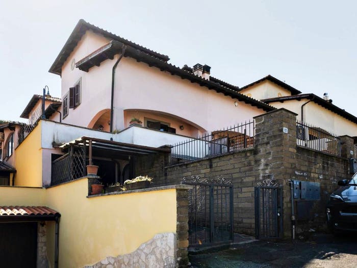 Casa con 5 locali in vendita in Via Giovanni Pascoli, Centro, Anguillara Sabazia