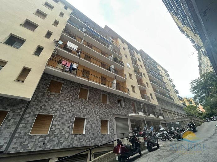 Appartamento quadrilocale in vendita in Via Ventotene, Lagaccio, Genova