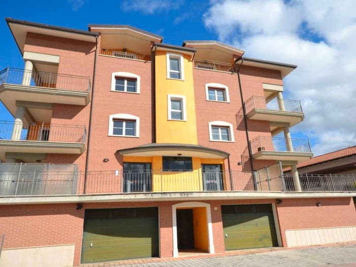 Appartamento trilocale in vendita in Via Collevernesco, Sant'Elia Bazzano, L'Aquila
