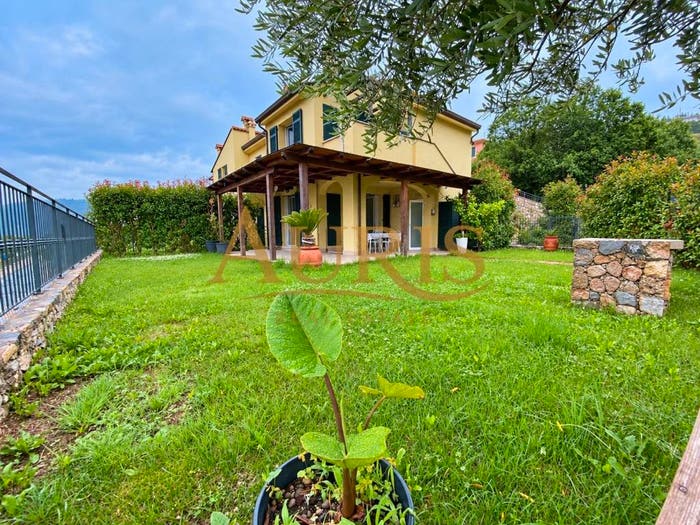 Casa in vendita in Via Niccolò Paganini, Centro, Magliolo