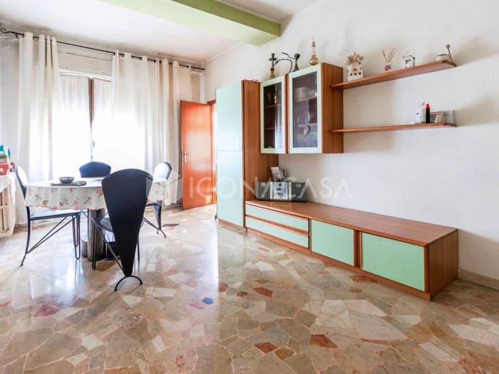 Appartamento bilocale in vendita in Via Valera, Garbagnate Milanese