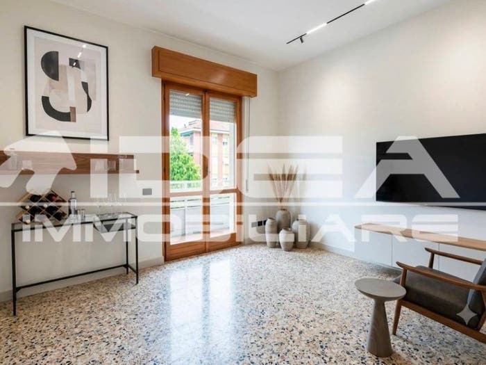 Appartamento con 5 locali in vendita in Via Leopoldo Nobili, Villaggio Giardino, Modena