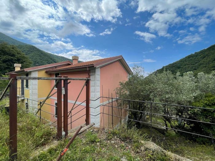 Appartamento bilocale in vendita in Via Posato, Salto Chiesa, Avegno