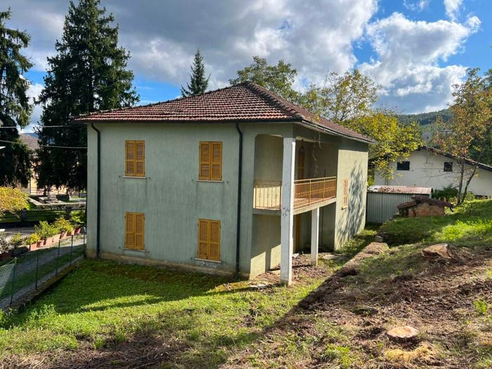 Casa con 6 locali in vendita in Località Geminiano, Bardi