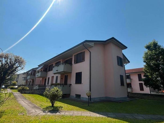 Appartamento trilocale in vendita in Via Gandhi, Abbiategrasso