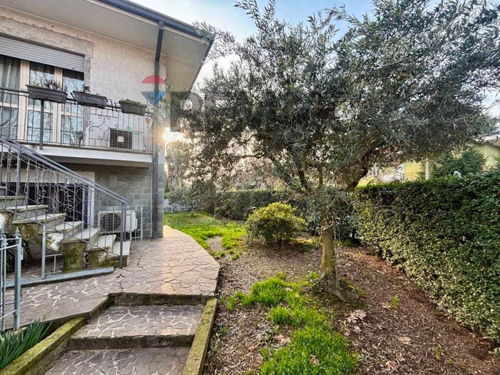 Casa con 6 locali in vendita in Centro, Parabiago