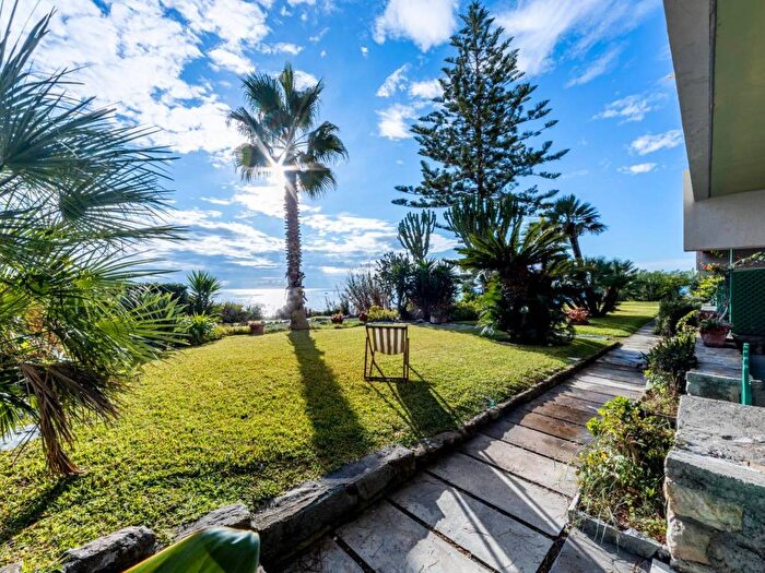 Appartamento trilocale in vendita in Via Portico Punta, Arziglia Madonna della Ruota, Bordighera