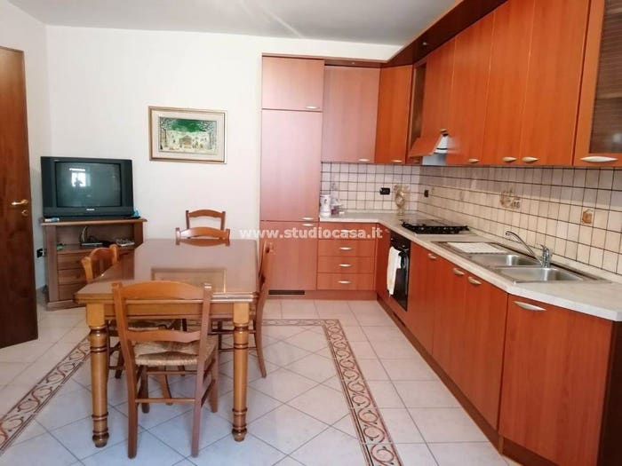 Appartamento con 6 locali in vendita in Centro, Cutro