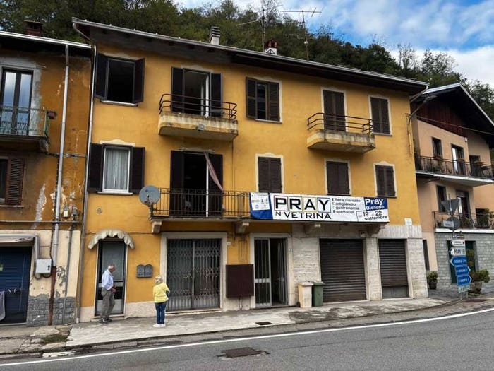 Casa con 6 locali in vendita in Via Bartolomeo Sella, Centro, Pray