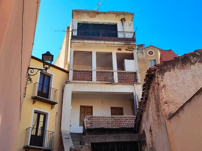 Appartamento con 6 locali in vendita in Via Roma, Loceri