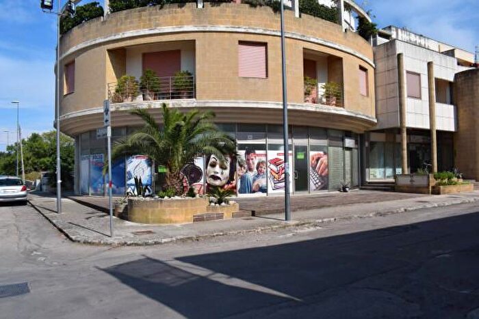 Appartamento trilocale in vendita in Via Nizza, Martano