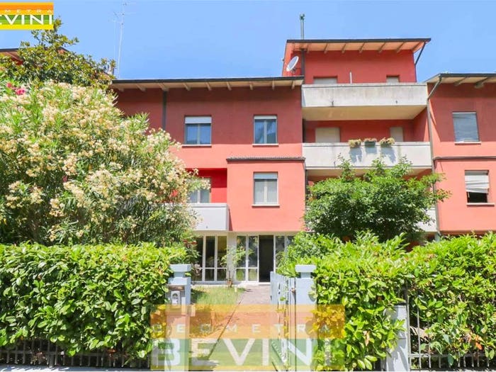 Casa con 6 locali in vendita in Via Pio Donati, Sacca Stazione, Modena
