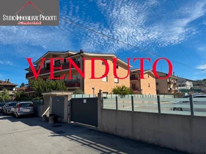 Casa trilocale in vendita in Via Dante Alighieri, Centro, Cappelle sul Tavo
