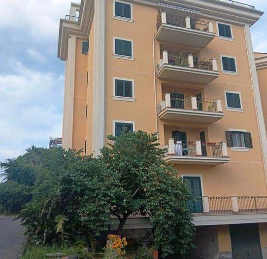 Appartamento con 5 locali in vendita in Via Degli Ulivi, San Cosmo Corso Italia Piazza Dante, Acireale