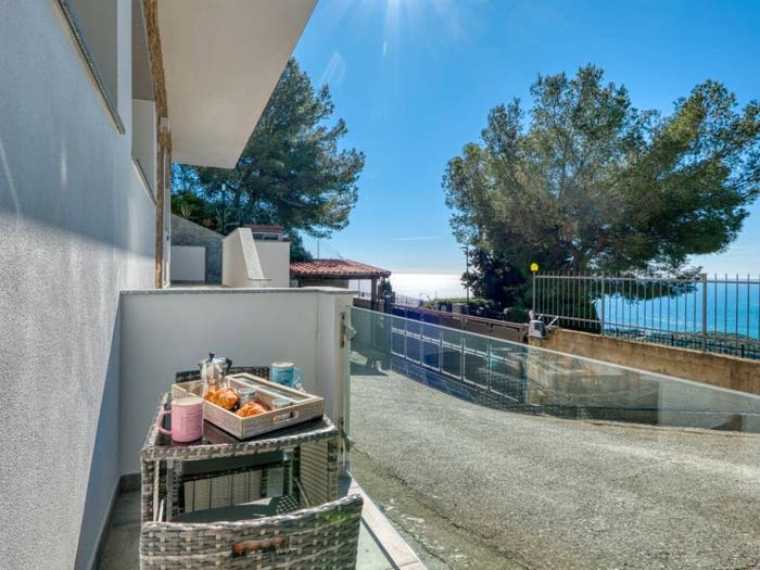 Appartamento trilocale in vendita in Via Cian di Via Santa, Andora