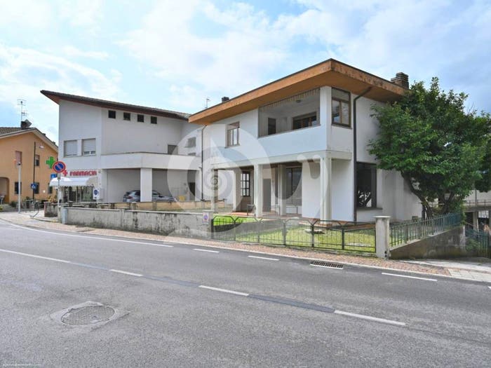 Casa con 6 locali in vendita in Centro, Trasaghis