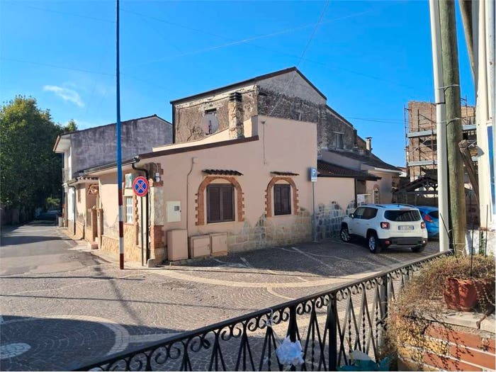 Appartamento con 5 locali in vendita in Centro, Francolise
