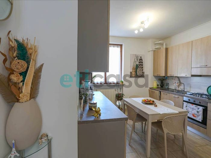Appartamento trilocale in vendita in Via Roma Guardamiglio, Centro, Guardamiglio