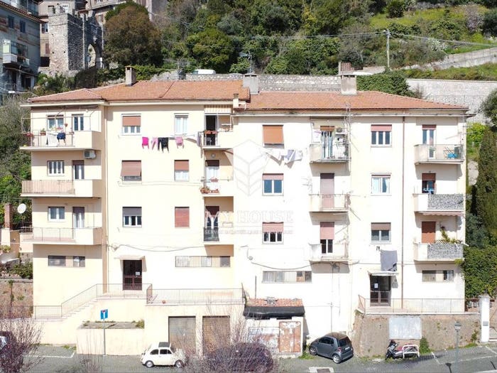 Appartamento trilocale in vendita in Via dei Cappuccini, Centro, Palestrina