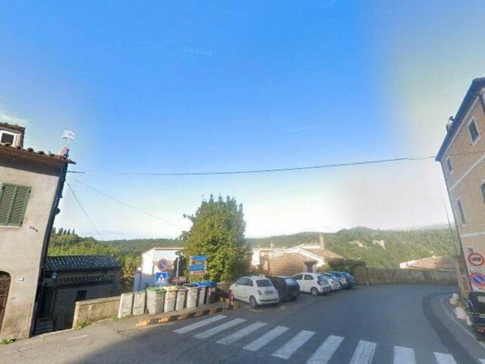 Appartamento quadrilocale in vendita in casa sparsa via croci Sorano GR, Centro, Sorano