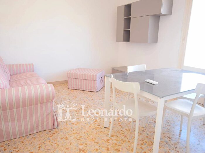 Appartamento quadrilocale in vendita in Via Sauro, Viareggio