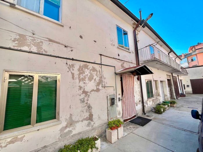 Casa con 6 locali in vendita in Via Giuseppe Garibaldi, Centro, Isola della Scala