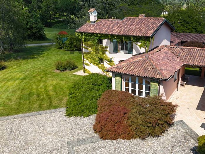 Casa quadrilocale in vendita in GOLF DI BOGOGNO Via IV novembre, Centro, Bogogno