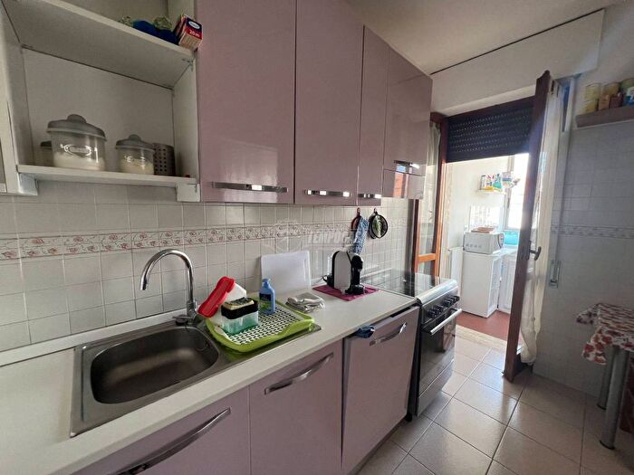 Appartamento trilocale in vendita in Via Leonardo da Vinci, Centro, Viareggio