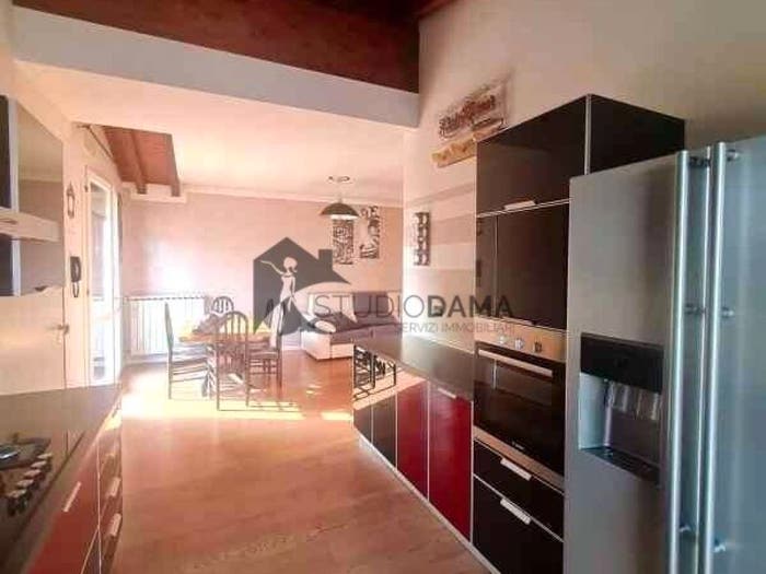 Appartamento trilocale in vendita in Via Cristoforo Colombo, Piazza, Bedizzole