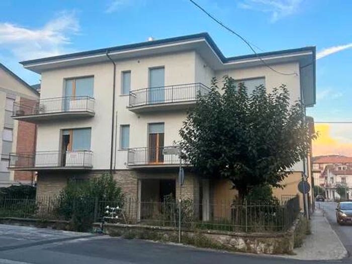 Appartamento con 5 locali in vendita in Via Martiri Della Libertà A, Centro, Città di Castello
