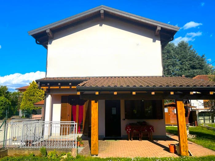 Casa trilocale in vendita in Via Sabotino, Albizzate