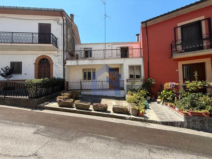 Casa quadrilocale in vendita in Via del Carmine, Centro, Tornareccio