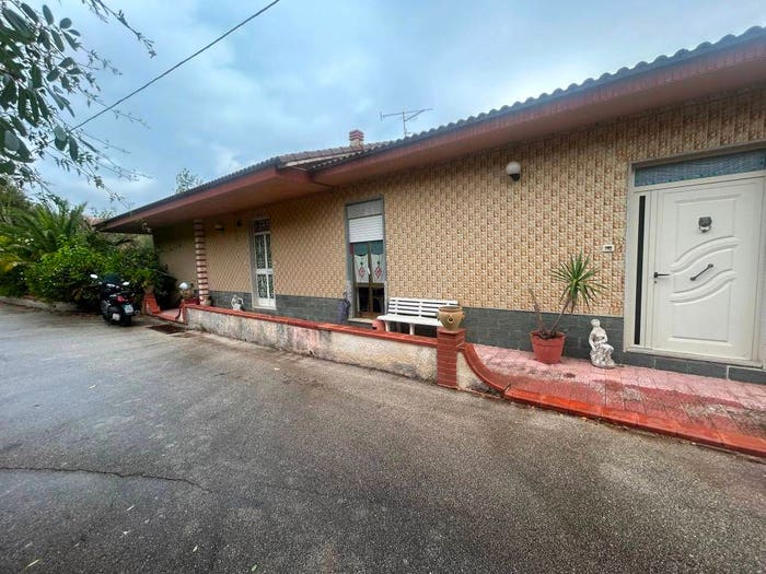 Appartamento bilocale in vendita in Via Monsignor Giardina, Melilli